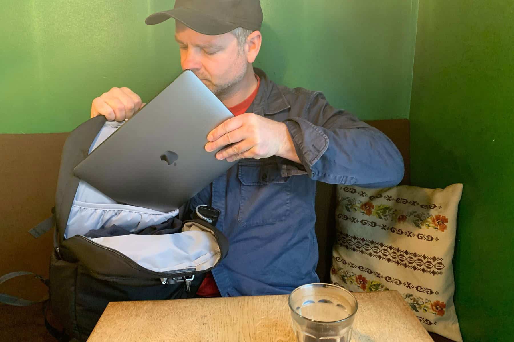 Pacsafe Vibe 25l Laptop Sleeve