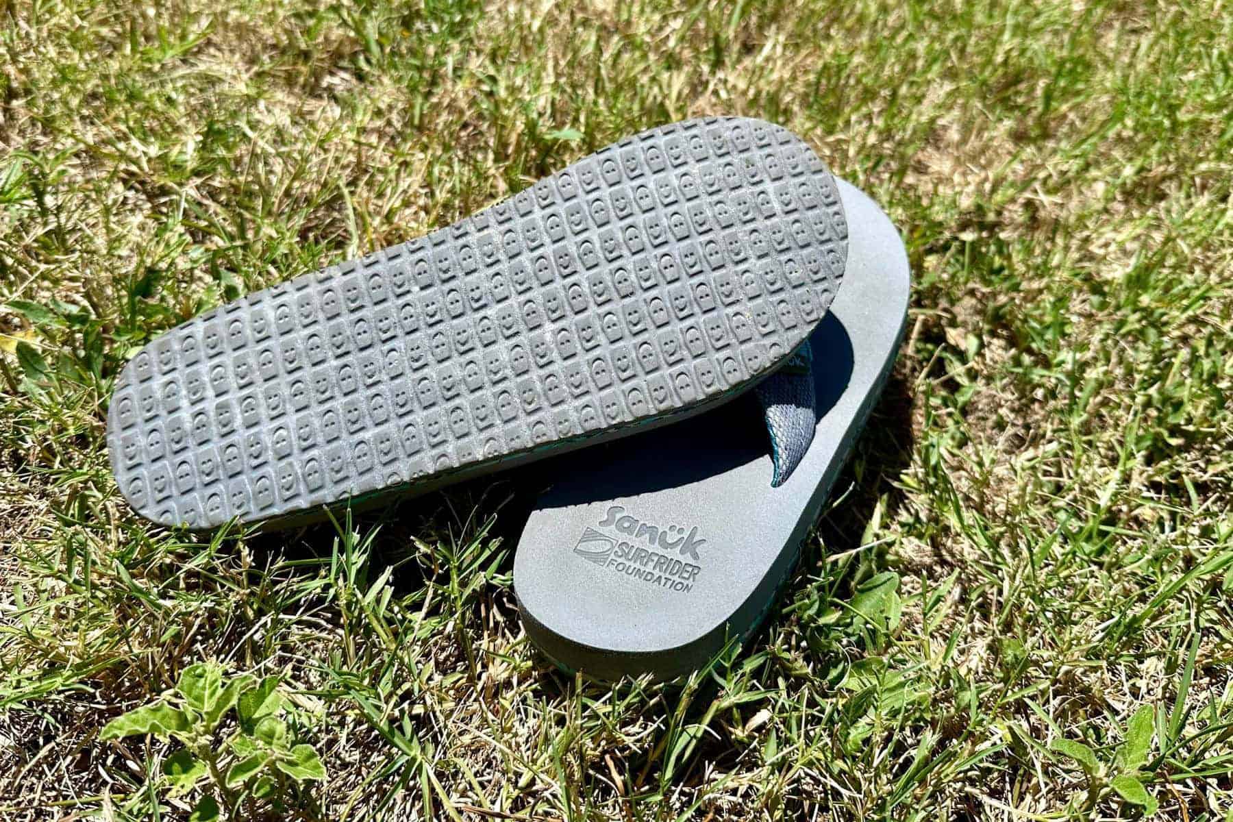 Sanuk Ziggy Switchfit X Surfrider Flip Flops Tread Pattern